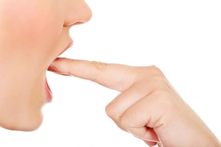 How to make yourself throw up with fingers