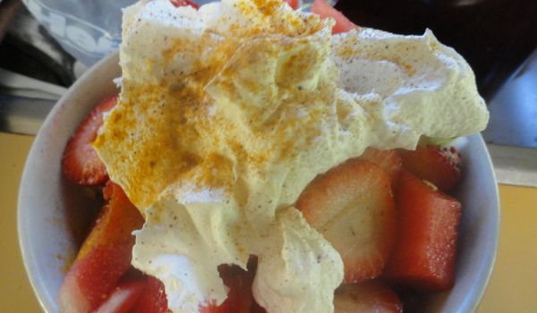 Fresh Cream and Turmeric Powder