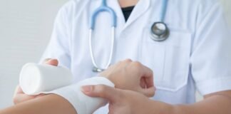 Cut Wrists– An Abnormal Pain Response Cut Wrists